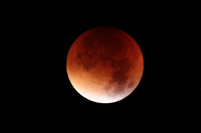 La plus longue éclipse de Lune du XXIè siècle, c’est ce soir et elle est visible depuis l’Algérie !
