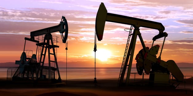 Le pétrole débute la semaine en forte baisse