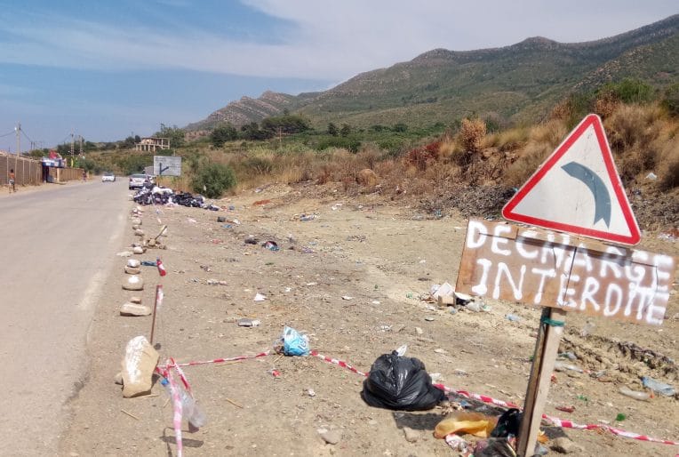 EN PHOTOS – Pillage du foncier, pollution et informel plombent le tourisme à Bejaia