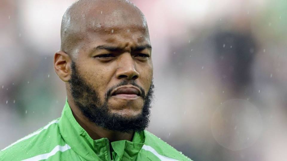 EN : M’bolhi convoqué face à la Gambie