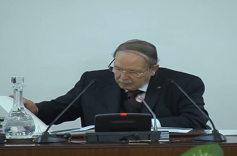 VIDÉO. Bouteflika préside un Conseil des ministres