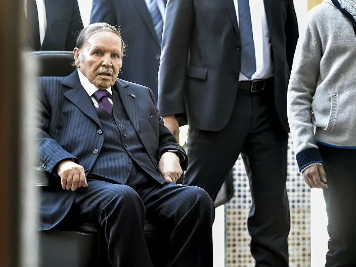 Bouteflika dénonce les « aventuriers » et « les manœuvres malintentionnées »