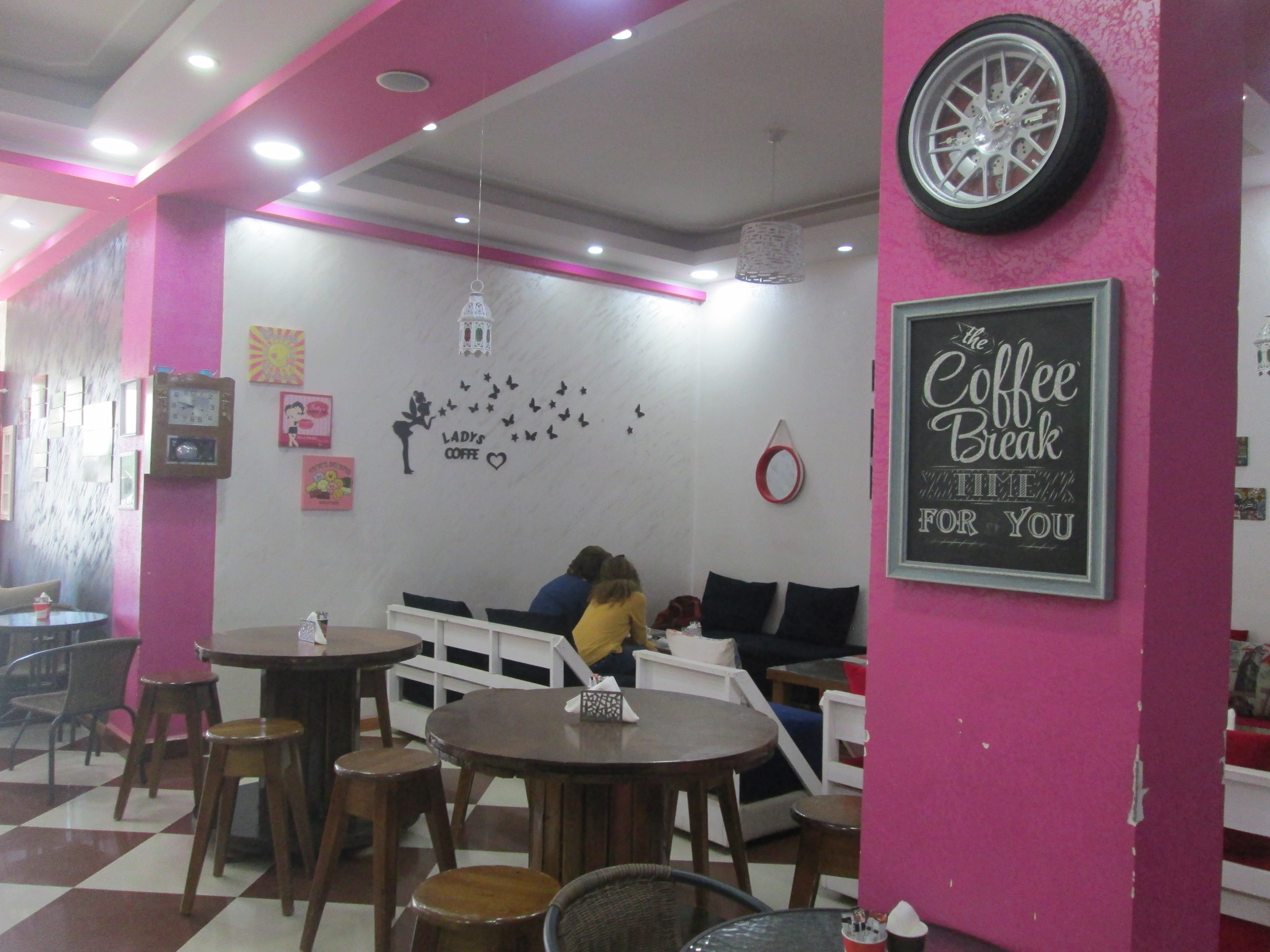 Lady’s, le seul café exclusivement féminin en Algérie