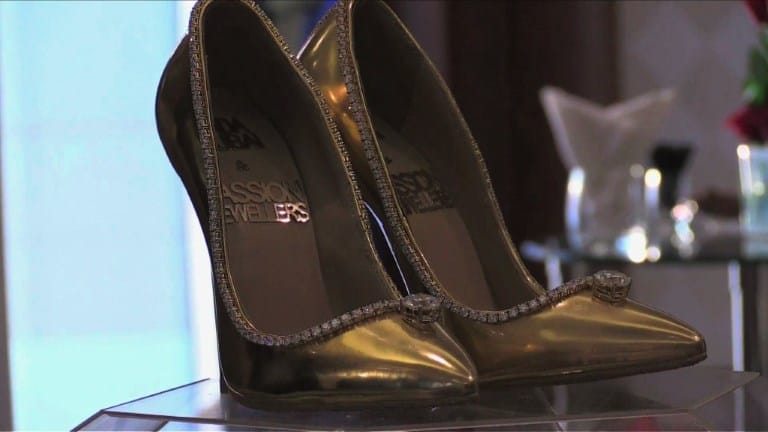 VIDÉO. La paire de chaussures la plus chère au monde exposée à Dubaï
