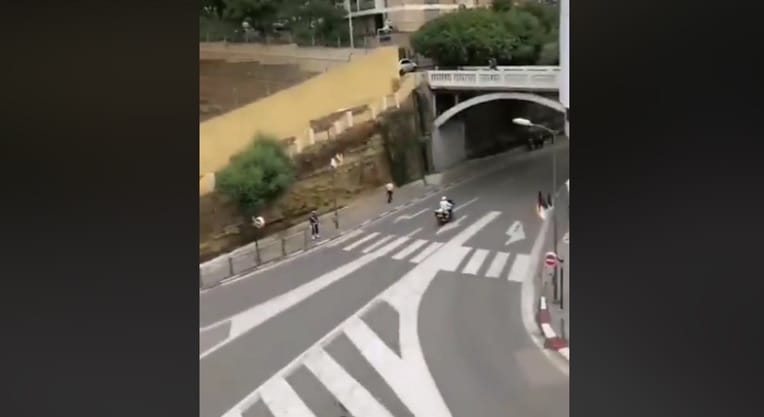 VIDÉO. Visite de Merkel à Alger : la rue principale de Hydra coupée à la circulation