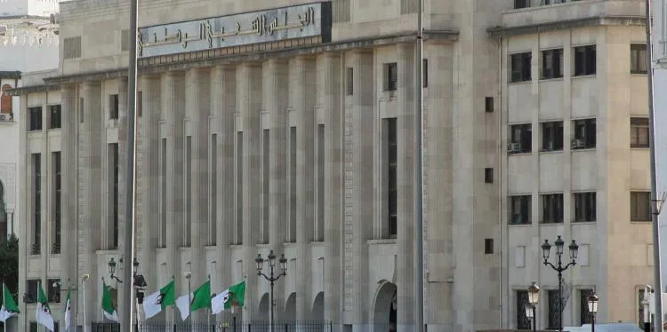 Bouhadja – députés : à qui profite la crise ?