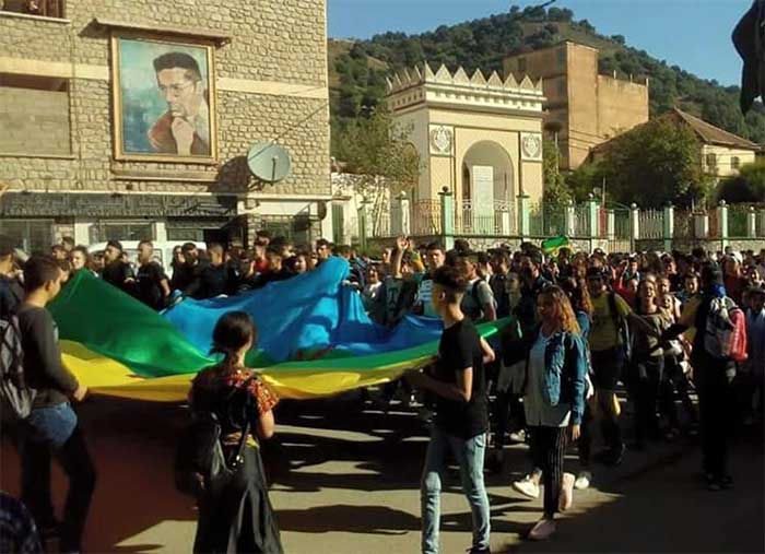 Tizi Ouzou : la mobilisation des lycéens pour Tamazight prend de l’ampleur