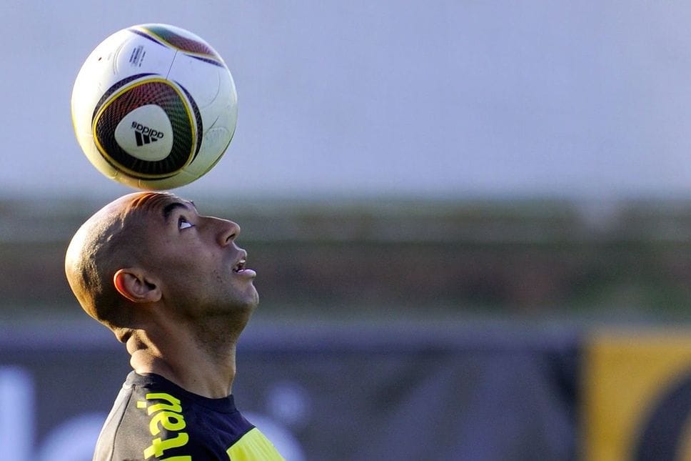 Le jeu de tête provoque-t-il la démence? Le monde du football s&rsquo;interroge