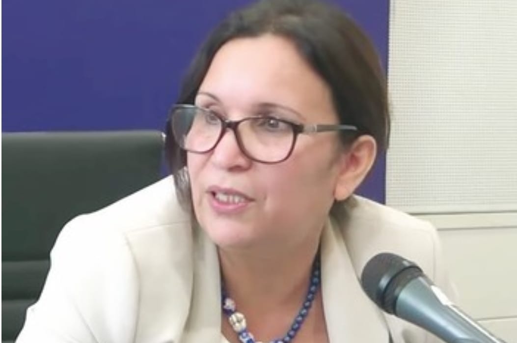 La députée Salima Ghezali exclue du FFS à cause d’un article sur Gaid Salah