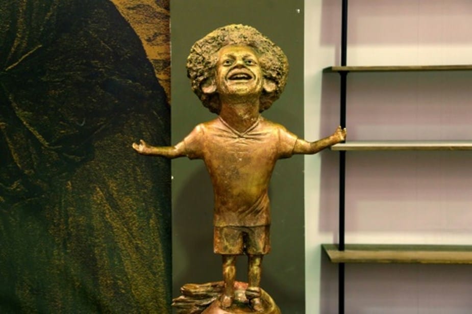 VIDÉO. Une statue difforme de Salah suscite polémique et sarcasme en Égypte