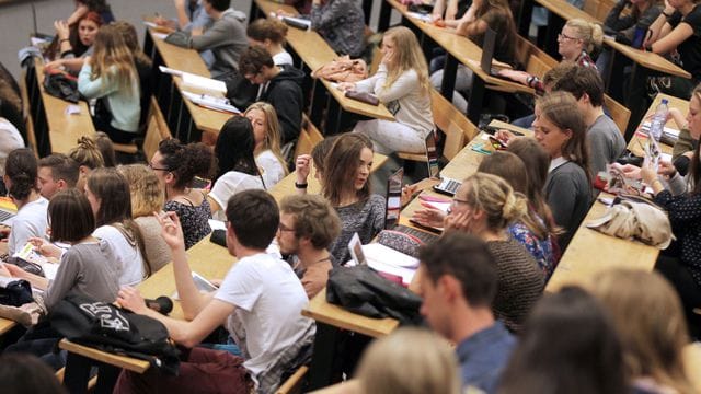 Hausse des frais de scolarité dans les universités françaises : inquiétudes chez les étudiants algériens