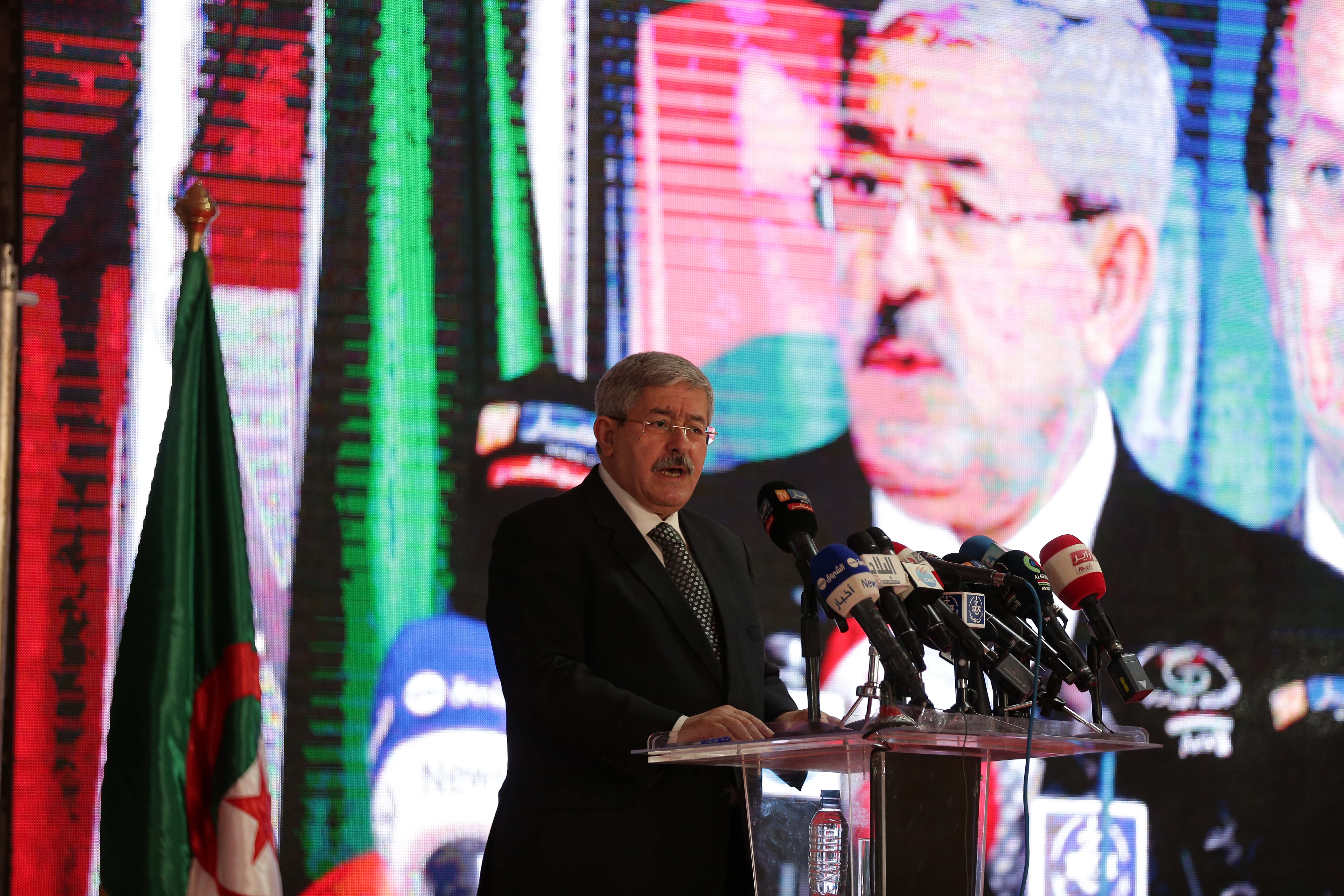 VIDÉOS. Discours d&rsquo;Ouyahia devant les walis : ce qu&rsquo;il faut retenir