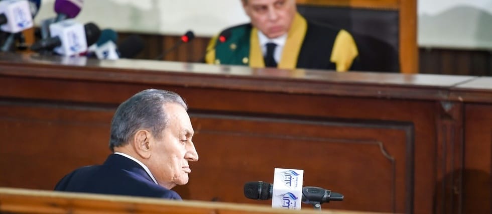 Egypte : Moubarak demande l' »autorisation » de Sissi pour témoigner contre Morsi