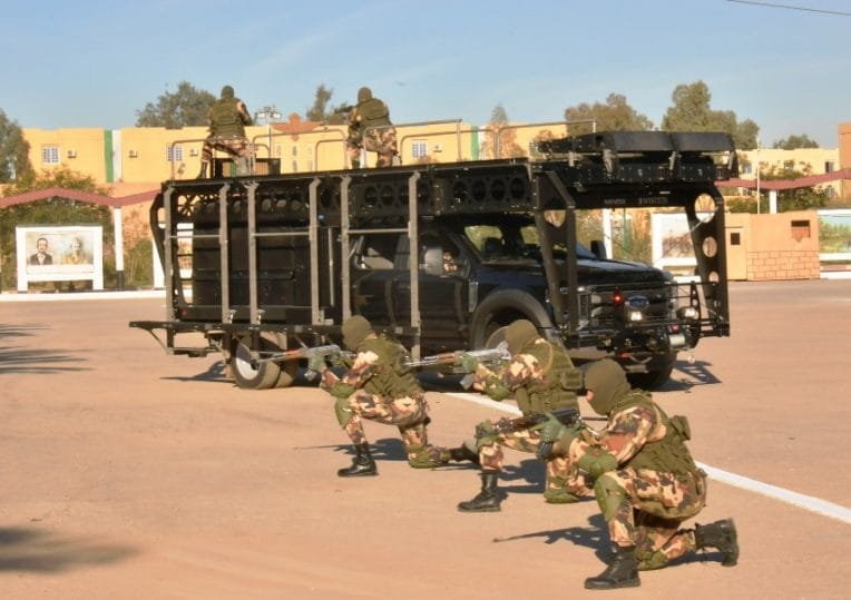 PHOTOS-VIDÉOS. Exercice : prise d’otages dans un bus, les forces spéciales interviennent