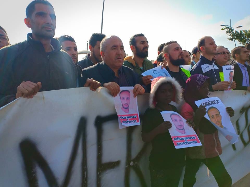 Des milliers de manifestants marchent pour les libertés à Béjaïa