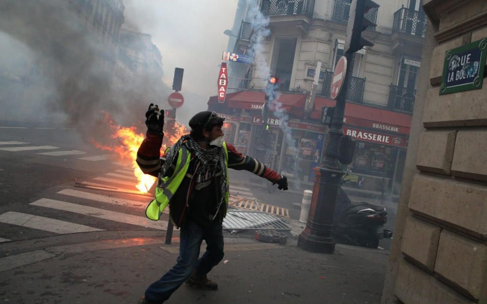 VIDÉO – Paris : affrontements sur les Champs-Elysées