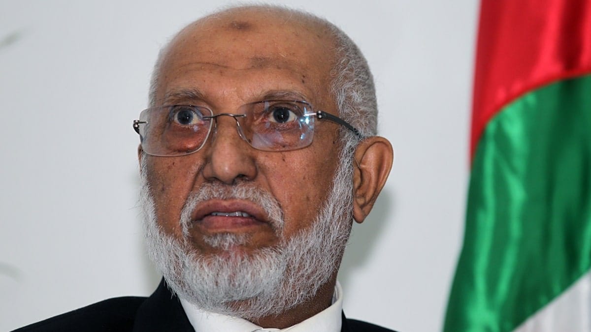 Abdelaziz Belkhadem : « Je vais rencontrer la nouvelle direction du FLN »