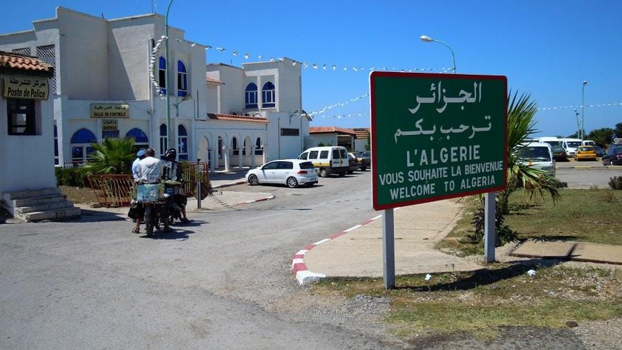 Un poste frontalier algéro-tunisien caillassé par des Tunisiens