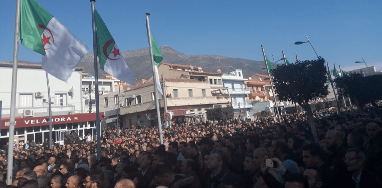 À Bejaia, une marée humaine contre « la main invisible »