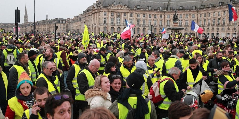 Mouvement des Gilets jaunes en France : des similitudes avec les arouch de Kabylie