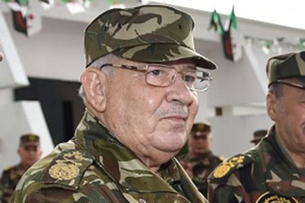 Elle appelle au départ « immédiat » de Bouteflika : la dernière sommation de l’armée