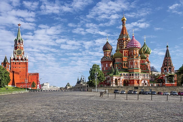 Visas : bientôt une procédure simplifiée pour les Algériens souhaitant visiter Moscou et Saint-Pétersbourg ?