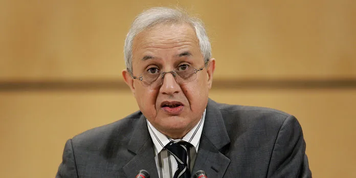 Ziari : « Ouyahia présente toutes les conditions pour remplacer Bouteflika »