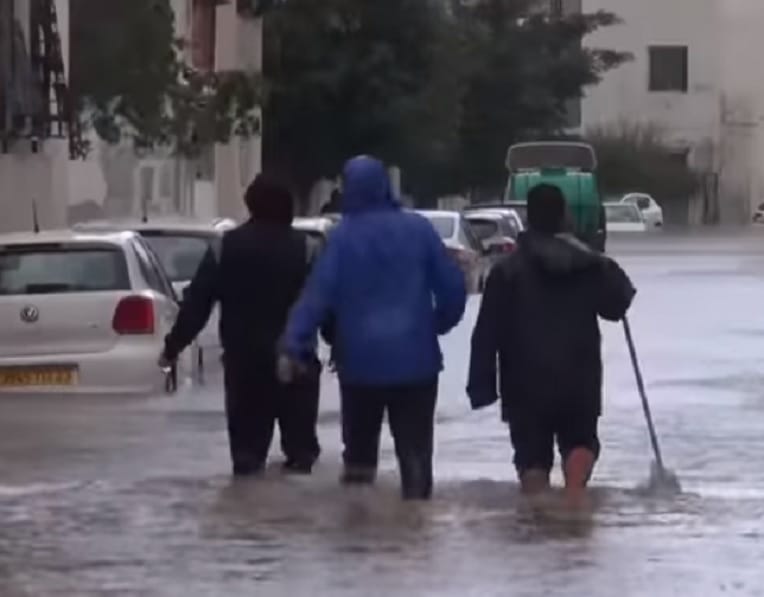 VIDÉO. Inondations à Annaba : des dizaines de voitures submergées