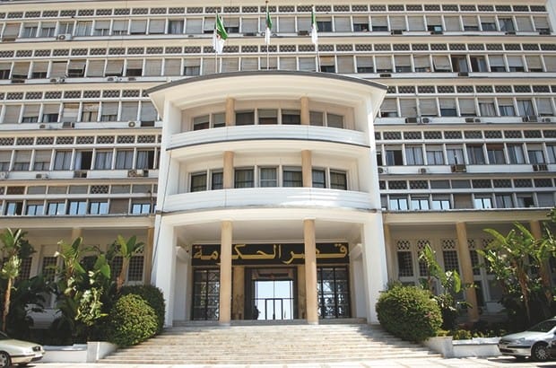 Nouveau gouvernement : Retour de Lamamra, départ de Zeghmati