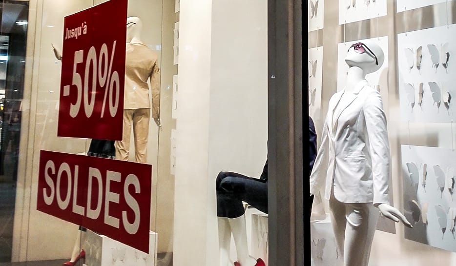 Soldes d’hiver à Alger : malgré la crise, affluence record dans les magasins