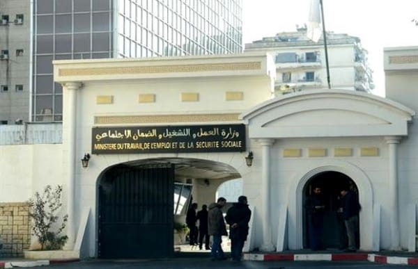 Grèves à Air Algérie et à l’école : le ministère du Travail soutient les employeurs