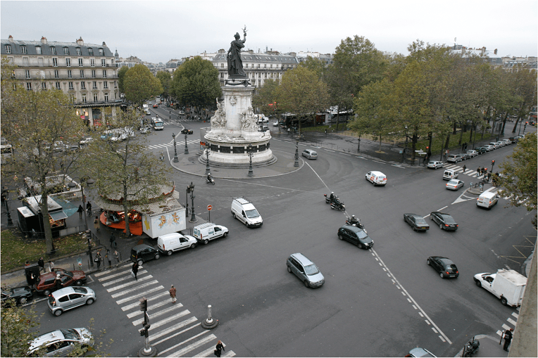 La manifestation de soutien à Bouteflika à Paris compromise