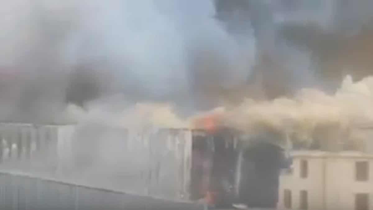 VIDÉO. Incendie dans un immeuble à Alger