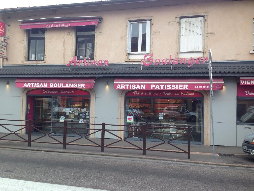VIDÉO – France : une pâtisserie s’excuse pour son gâteau raciste