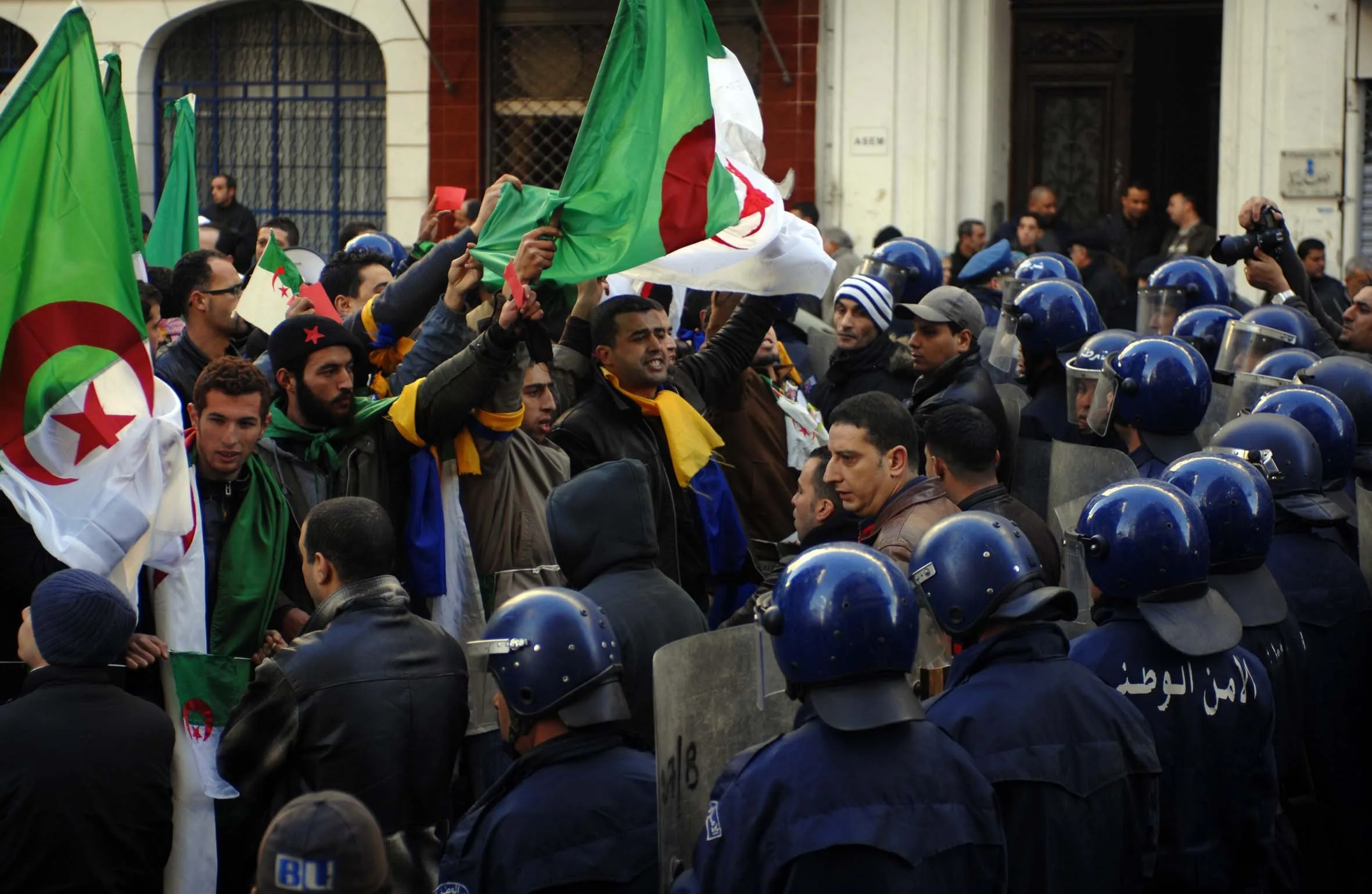 Appels à manifester contre le 5e mandat : l’Algérie retient son souffle