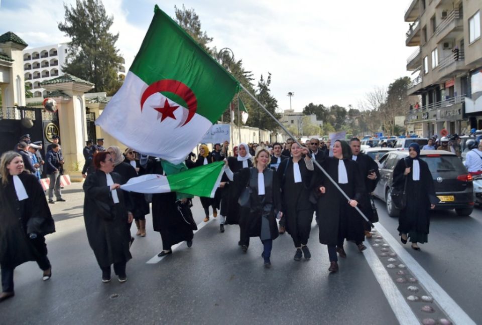 Les avocats d’Alger demandent un « contrôle rigoureux » sur le transfert des devises