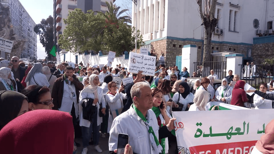 Nouvelle journée de mobilisation, Bouteflika confirme le prolongement du 4e mandat