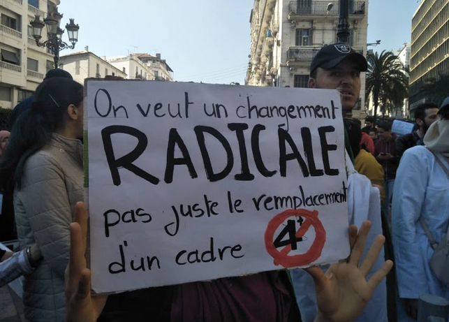 Face à la contestation qui ne faiblit pas, le pouvoir en mal de solutions