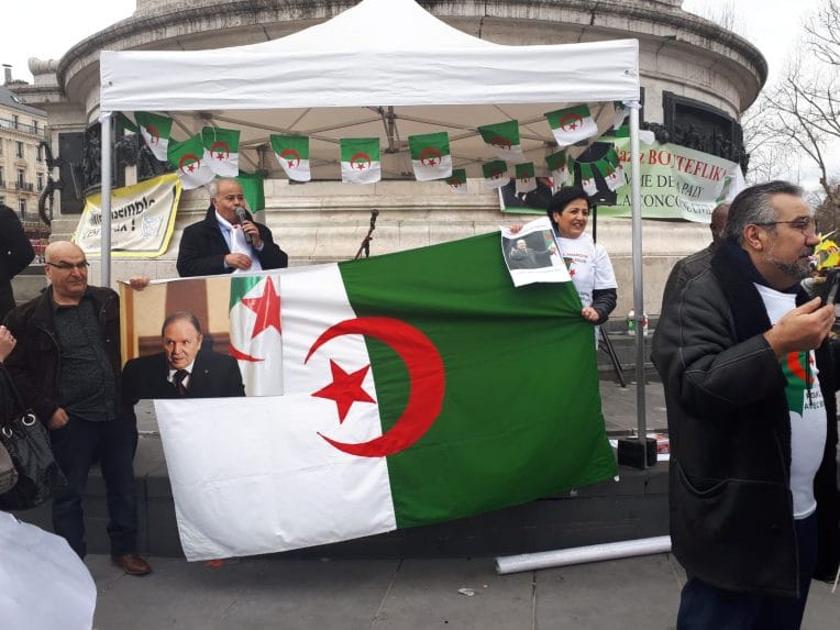 À Paris, les pro Bouteflika font un flop