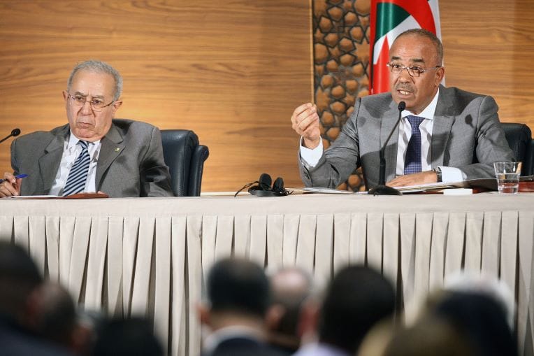 Bedoui – Lamamra : un duo mal à l’aise pour vendre un projet flou de transition