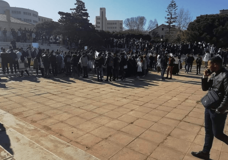 Contestation du 5e mandat : les étudiants de nouveau dans la rue