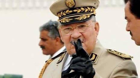 Réunion au ministère de la Défense nationale, Gaïd Salah hausse le ton