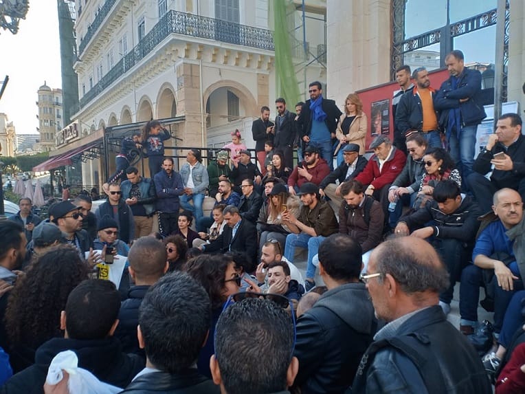 Manifestations contre le 5e mandat : des comédiens, des rappeurs et des chanteurs se mobilisent