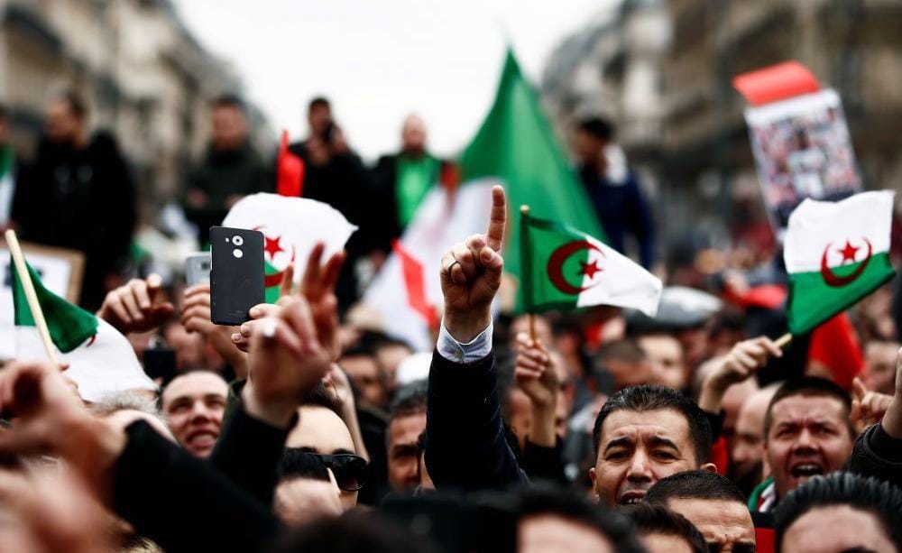 9e vendredi : comment le pouvoir a tenté d’affaiblir le mouvement populaire