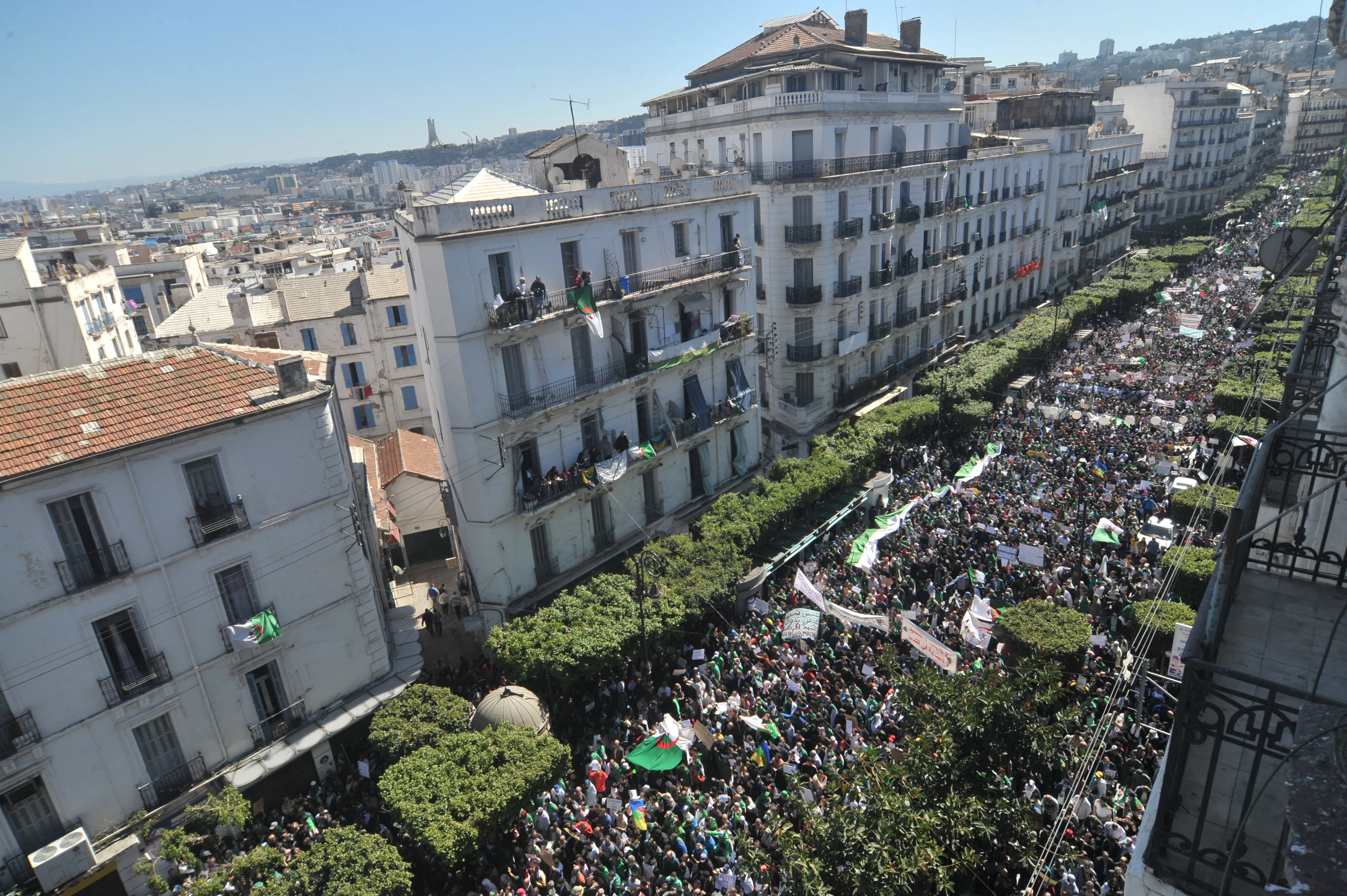 Septième vendredi de révolte populaire : le peuple, « nouvel homme fort » de l&rsquo;Algérie