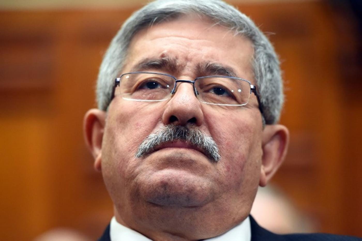 Affame ton chien, il te suivra – Quand Ouyahia pensait avoir révolutionné l’industrie du consentement