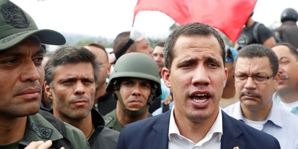 Crise au Venezuela : des militaires se soulèvent contre Maduro