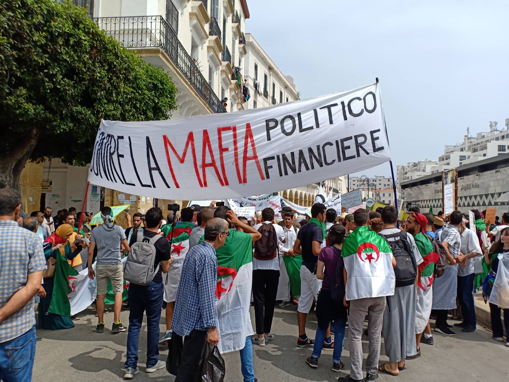Lors de leur 18e mardi, les étudiants, solides et unis, maintiennent la mobilisation