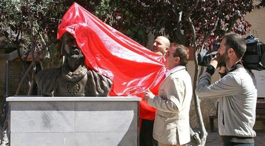 Le buste d’Abderrahman III, calife de Cordoue, déboulonné en Espagne