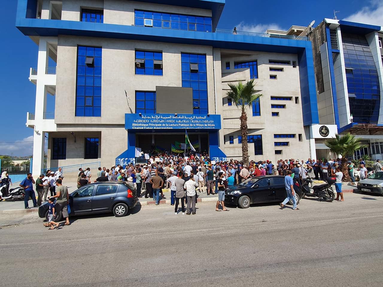 Contestation du Panel : des citoyens empêchent une conférence à Bejaia